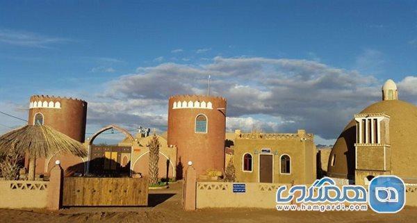 روستایی توریستی و زیبا که در خور و بیابانک قرار گرفته است